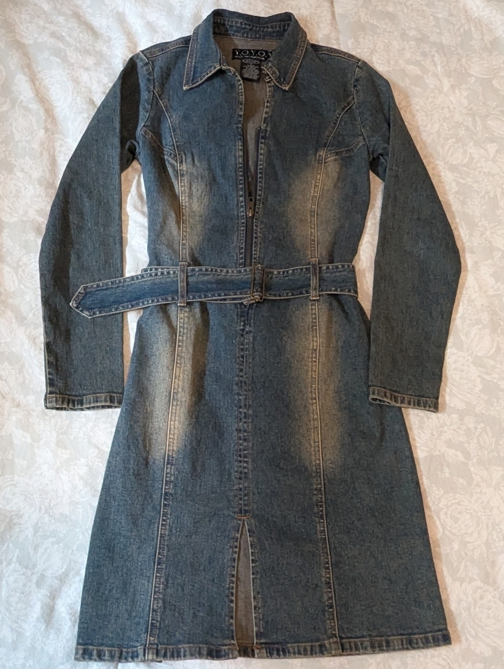 Women’s Dark Wash Denim Zip-Front Belted Dress
